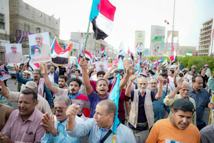 انتقالي عدن يؤكد الرفض التام لمحاولات مصادرة القرا...