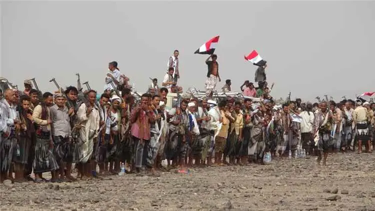 أبناء موزع في تعز يعلنون تأييدهم لقرارات مجلس القي...