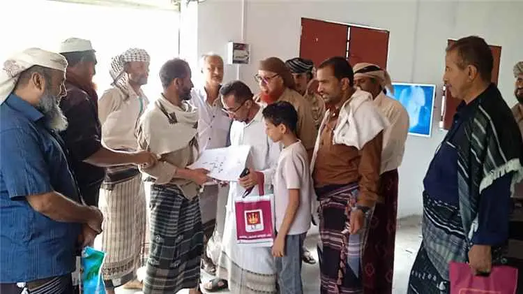 مدير عام سرار يافع يتفقد مشروع المخبز الخيري (كوثر...