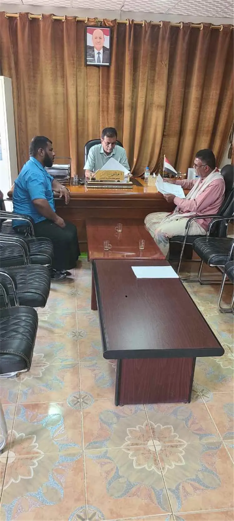 مدير عام القطن يناقش مع مدير مكتب محو الأمية خطة ا...