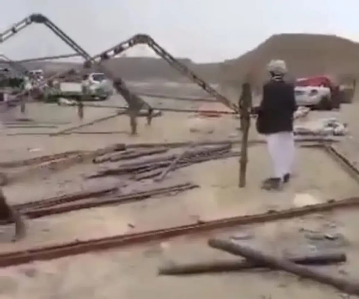الجوف.. أهالي برط العنان ينصبون مخيم اعتصام أمام إ...