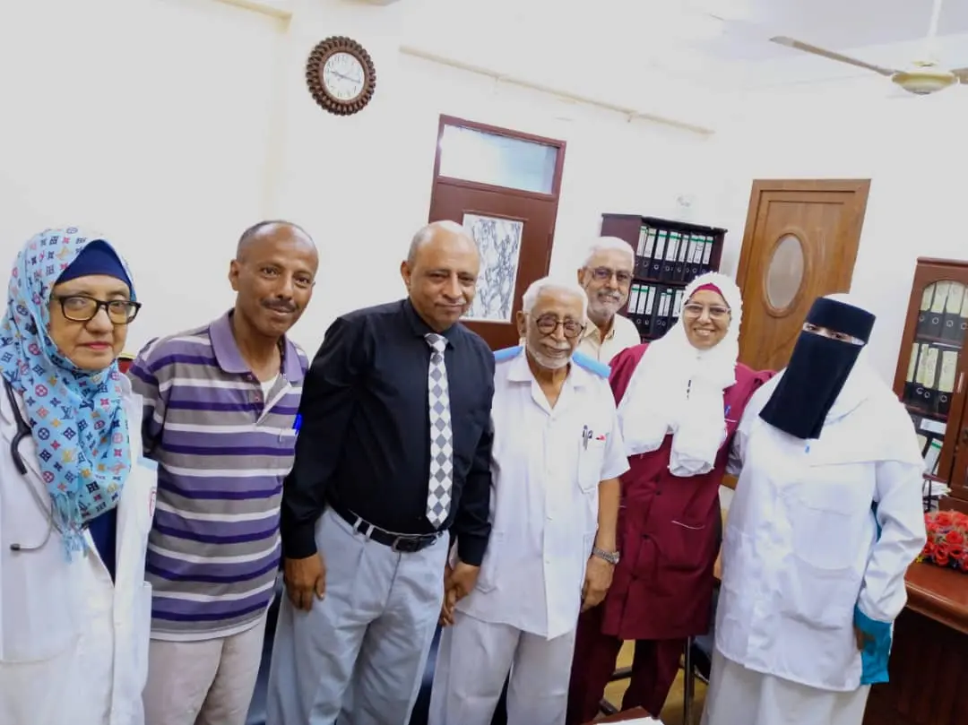 السقاف يكرم الأستاذ سعيد أحمد دين أبرز وأقدم الوجو...