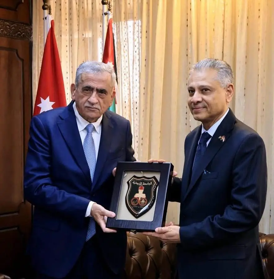 سفير اليمن يبحث مع رئيس الجامعة الاردنية تعزيز التعاون الأكاديمي