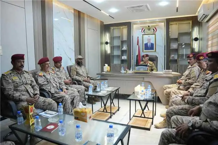قائد المنطقة العسكرية الأولى يستقبل لجنة التفتيش ا...
