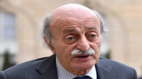 لبنان.. جنبلاط يحذر من طمس ذاكرة الجنوب وعودة بعض...