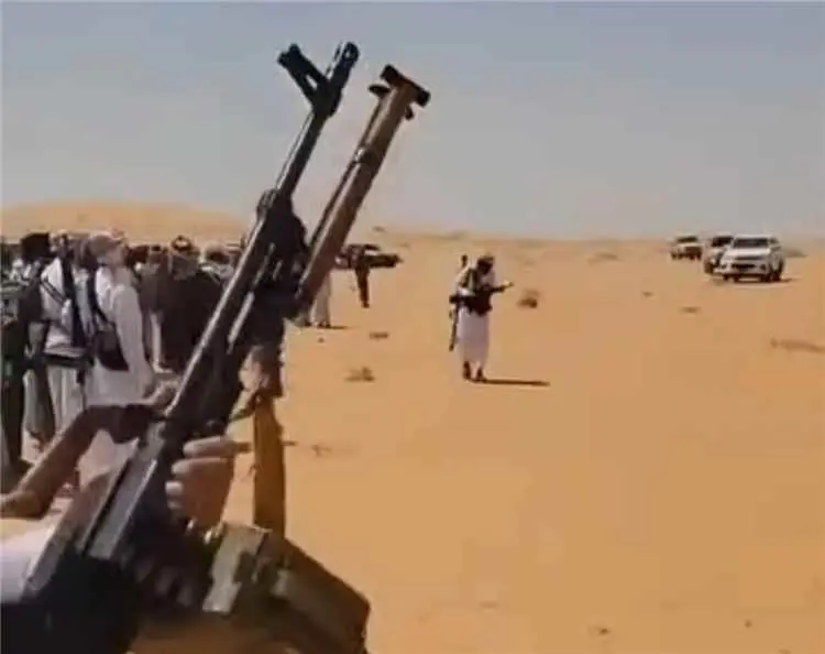 اشتباكات بين مليشيات الحوثي الارهابية وقبائل ذو حس...