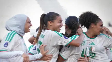 الجزائر تهزم السنغال بثنائية في افتتاح كأس الأمم ا...