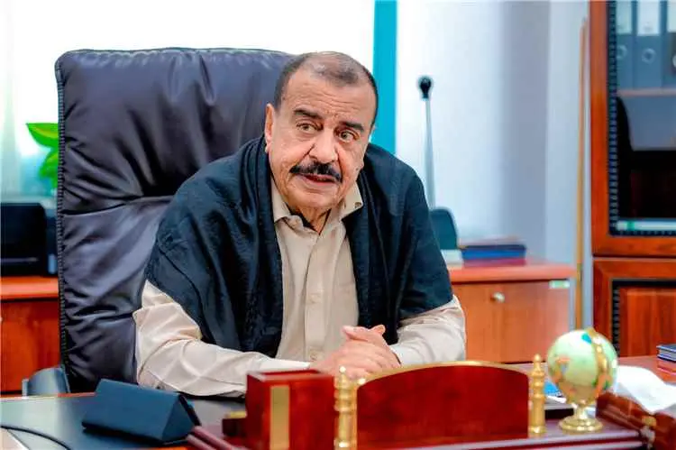 أحمد سعيد بن بريك يعلن تعليق عضويته في اللجنة التح...