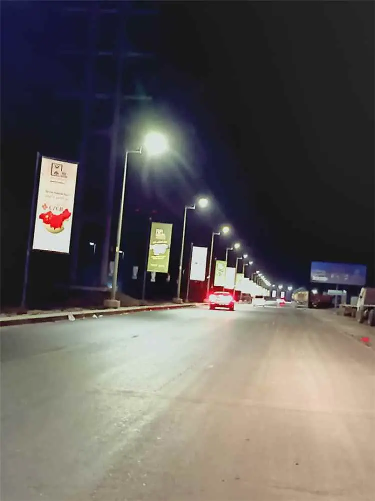 بتوجيهات المحافظ .. أشغال عدن  يعيد تأهيل إنارةخط...
