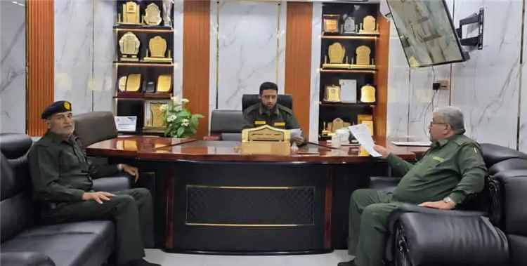 مدير أمن محافظة لحج يطّلع على تقرير أداء إدارة الب...