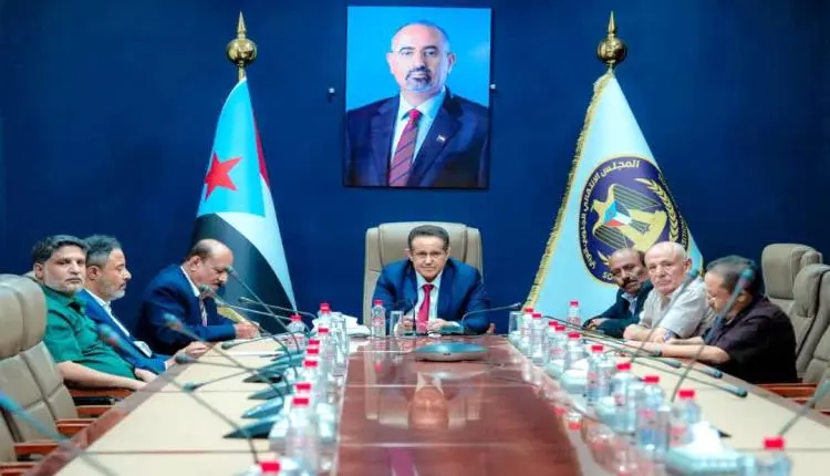 الرئيس الزُبيدي يشدد على مواصلة الجاهزية العسكرية،...