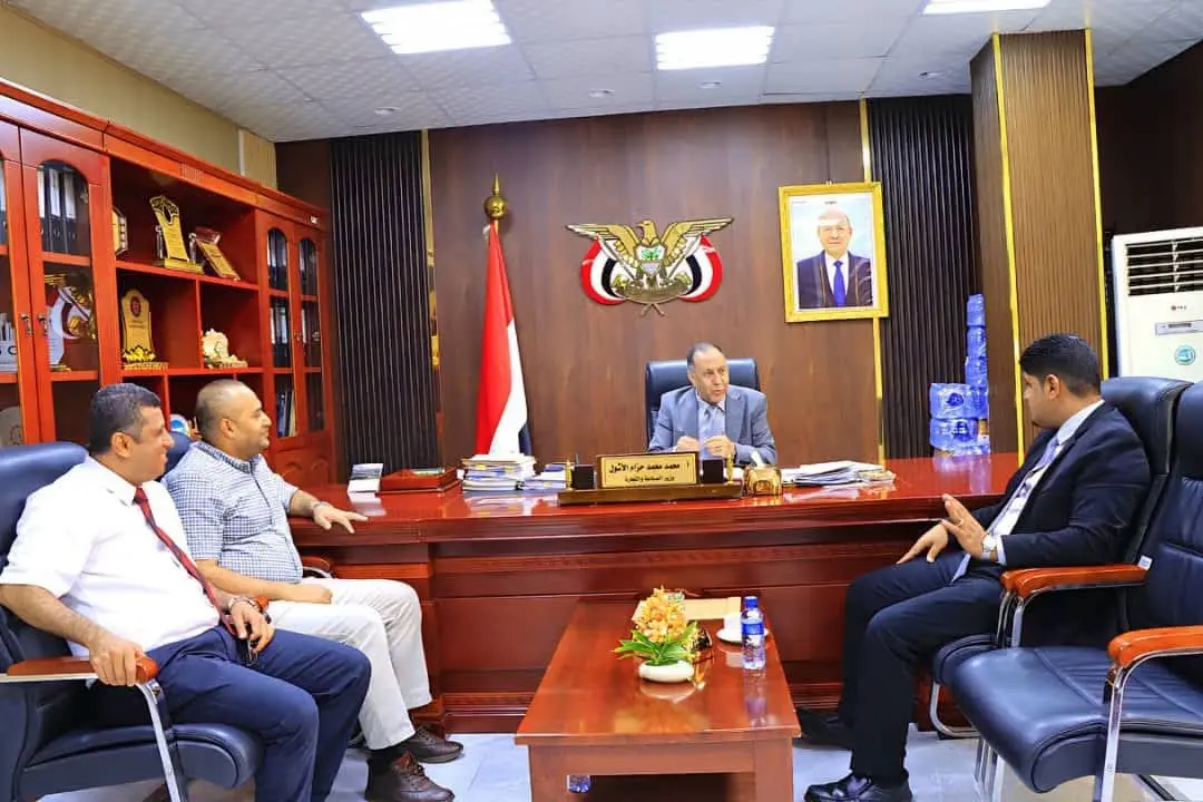 الوزير الأشول يبحث مع رئيس وحدة الشراكة بين القطاع...