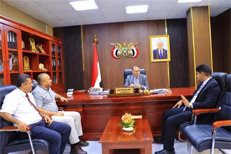 الوزير الأشول يبحث مع رئيس وحدة الشراكة بين القطاع...