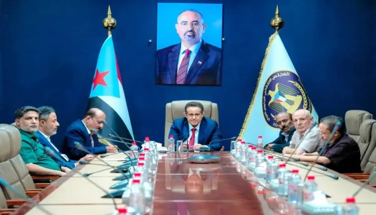 عيدروس الزُبيدي يرأس اجتماعا في العاصمة ويشير إلى...
