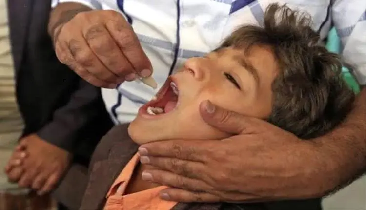 انعدام اللقاحات في مناطق الحوثي ينذر بعودة الأمراض...