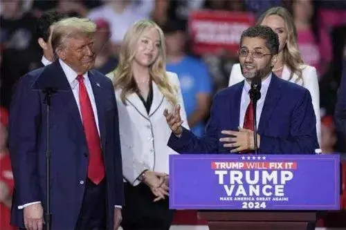 أمريكي من أصل يمني يكشف ما طلبه منه الرئيس ترامب ب...