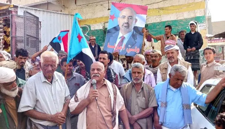 للأسبوع الثالث.. لودر تخرج في فعالية جماهيرية حاشد...
