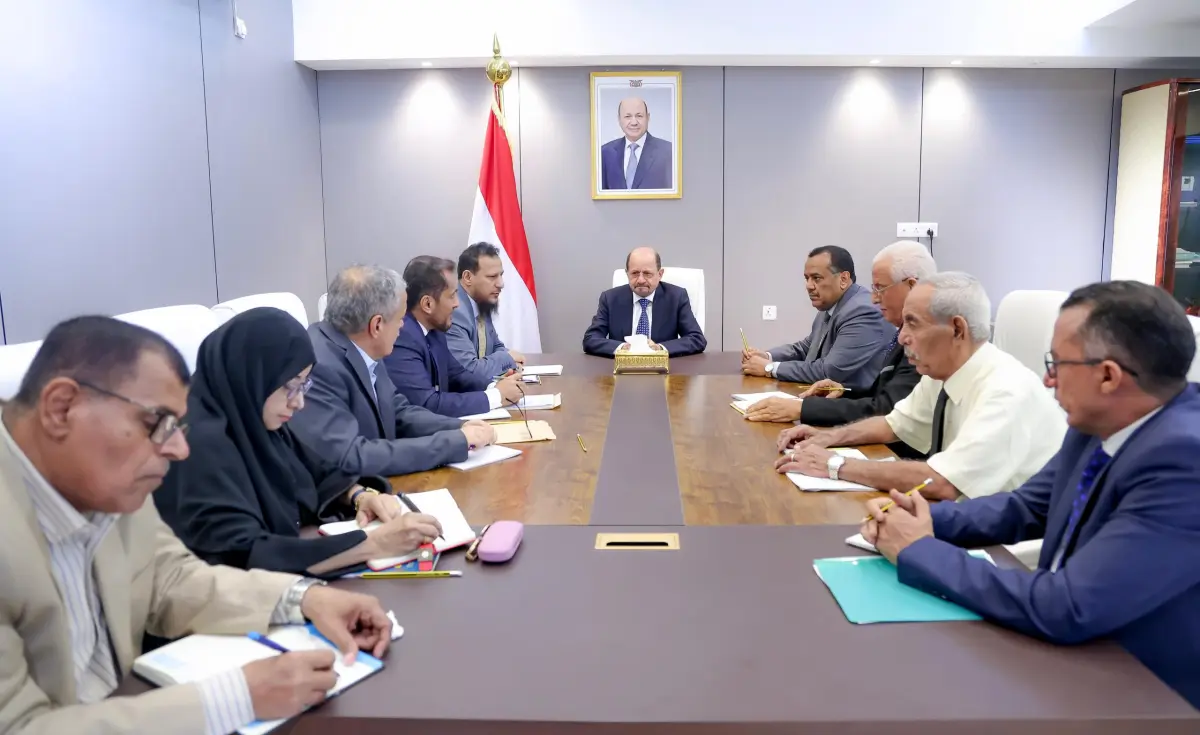رئيس الوزراء: عدن في صدارة أولويات الحكومة ونعمل ع...