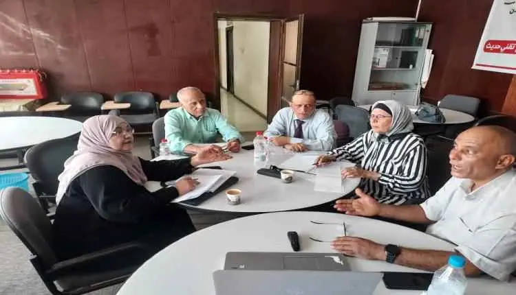 مركز العلوم والتكنولوجيا بجامعة عدن يناقش مشروعًا تقنيًا تمهيدًا لمنحه الحماية الفكرية
