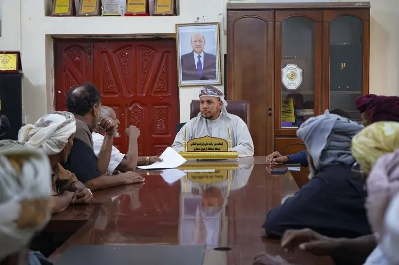 المحافظ الثقلي يلتقي عضو المجلس المحلي وأعيان منطق...