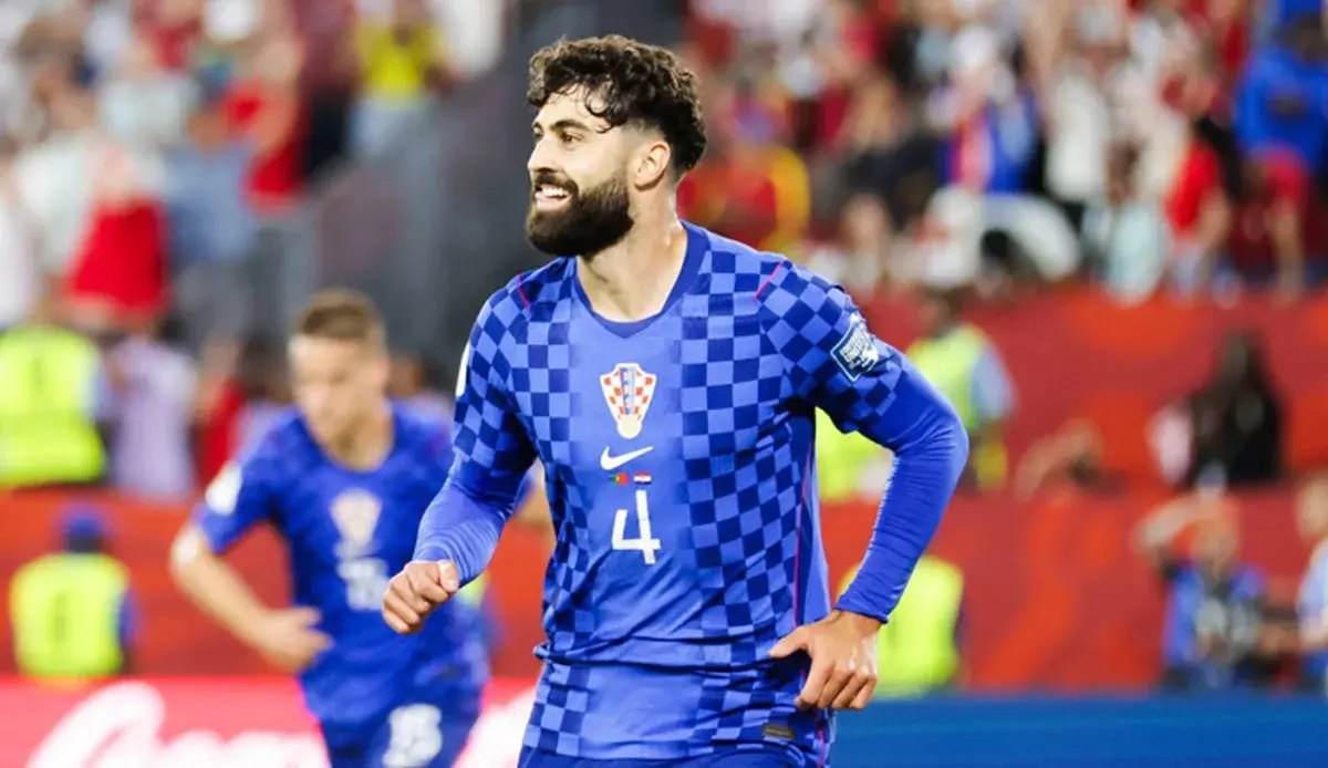 جفارديول يجدد عقده مع مانشستر سيتي حتى 2031