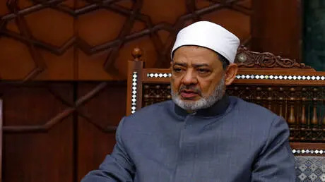 شيخ الأزهر يعلق على سلوك "غريب" للأسر المصرية