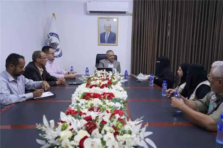 الوزير مختار اليافعي يلتقي مؤسسة أمل لرعاية الأيتا...