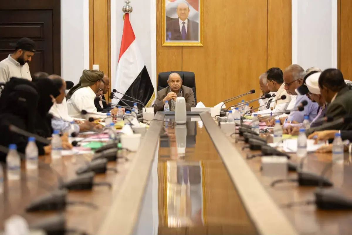 الخنبشي يترأس الاجتماع الثالث للجنة التحضيرية للمج...