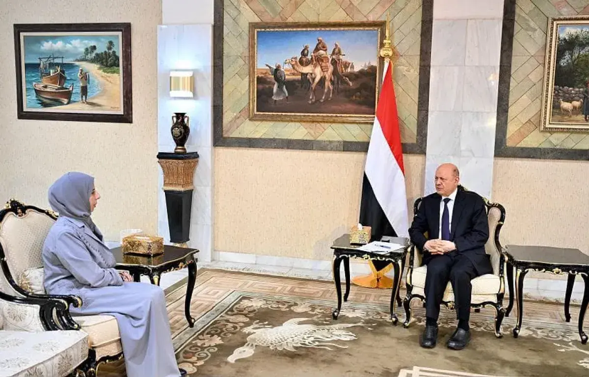 الزوبة تؤدي اليمين كوزيرة للخارجية.. والعليمي يدعو لدبلوماسية فاعلة لمواجهة المشروع الإيراني