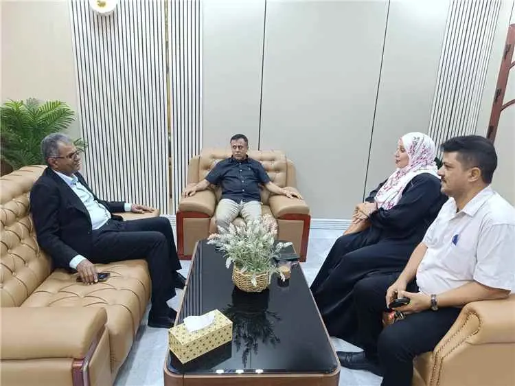 القلعة يبحث مع الصناعة والتجارة ونيابة الصناعة تعز...