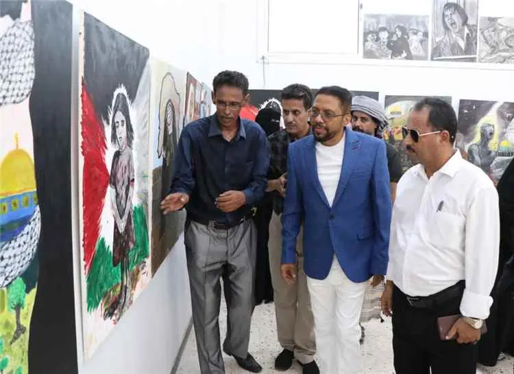 نائب وزير الثقافة يفتتح المعرض التشكيلي " معاناة غ...