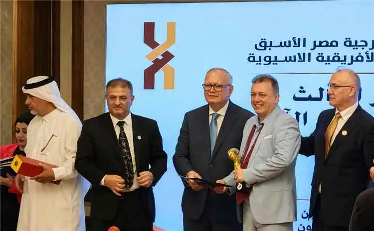 الاتحاد الإعلامي الأفريقي الآسيوي يكرّم رئيس قطاع قناة اليمن الفضائية بجائزة الإعلام لعام 2026