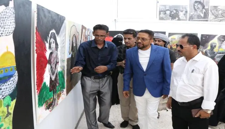 نائب وزير الثقافة يفتتح المعرض التشكيلي " معاناة غ...