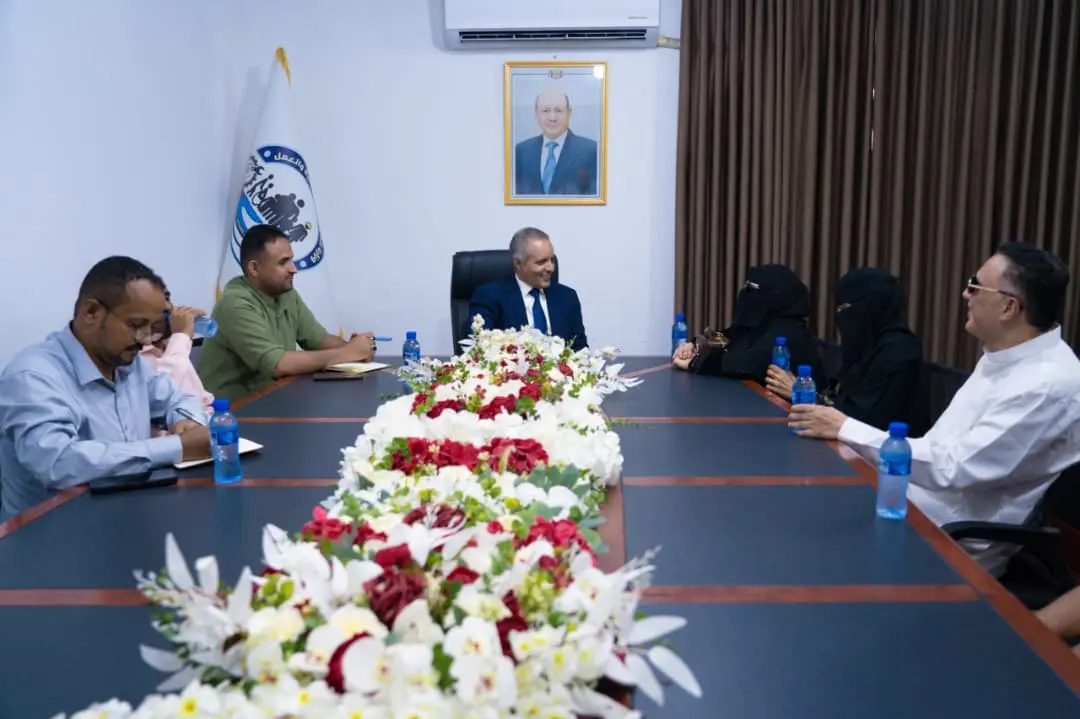 وزير الشؤون الاجتماعية والعمل يناقش سبل تعزيز برام...