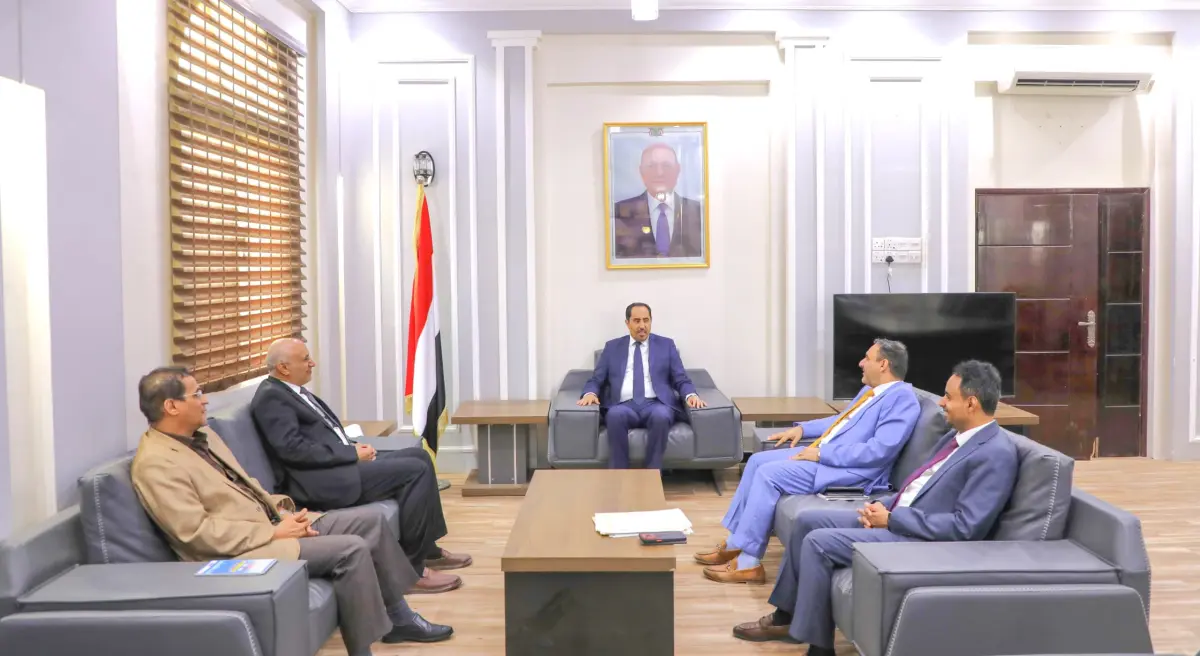 البكري يناقش مع رئيس جامعة إقليم سبأ تعزيز التعاون...