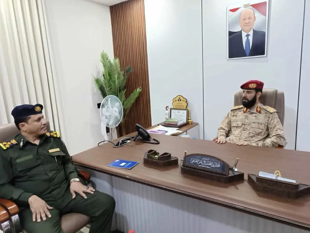 محافظ أبين خلال لقائه مدير عام أمن المحافظة يؤكد:...