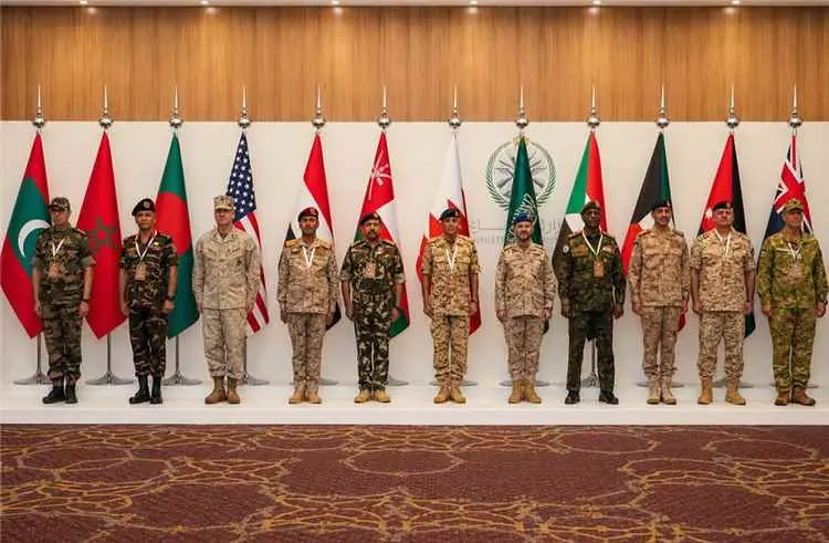 عاجل | السعودية تقود تحالفًا بحريًا دفاعيًا من 12 دولة لحماية الملاحة في البحر الأحمر وباب المندب