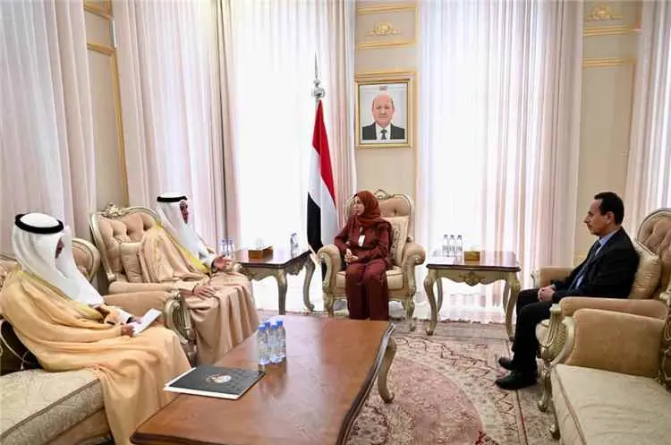 وزيرة الخارجية تبحث مع السفير الكويتي سبل تعزيز ال...