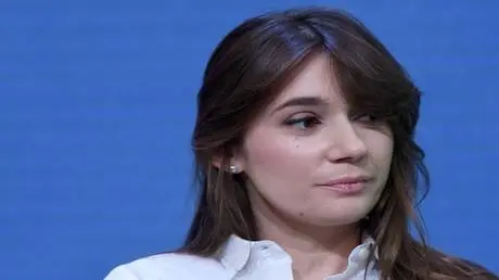 فرنسا تستعد لطرد رئيسة مكتب قناة "RT" السابقة في ب...
