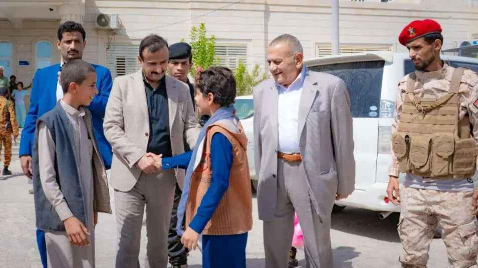 محافظ شبوة يشيد بالدعم السعودي السخي لتشغيل مستشفى شبوة العام وتقديم خدمات طبية مجانية للمواطنين