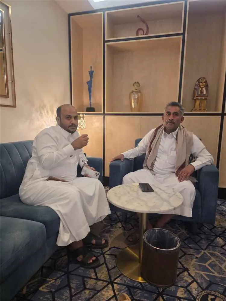 اتحاد المهاجرين اليمنيين وتحالف قبائل حاشد يبحثان...