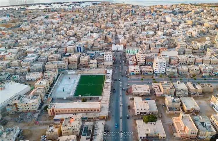 الشحر.. هدوء حذر بعد احتواء الاشتباكات والأجهزة ال...