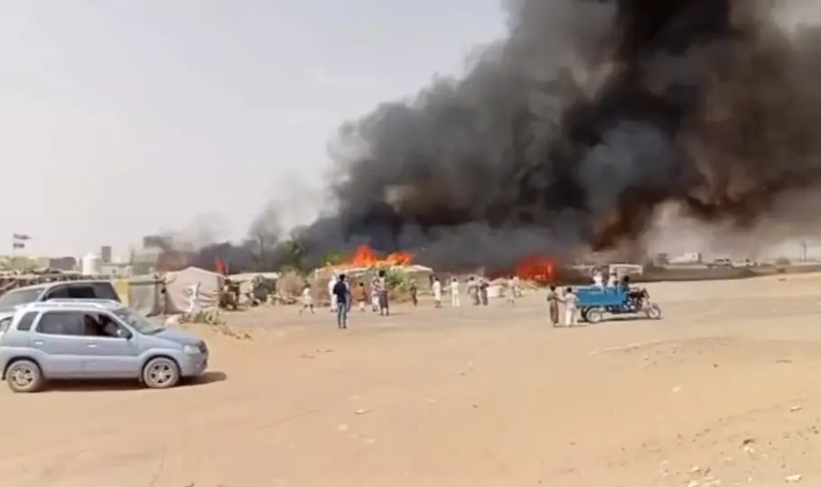 إصابة 4 مواطنين وتضرر 23 مسكناً جراء حريق في مخيم الوحدة للنازحين بمأرب
