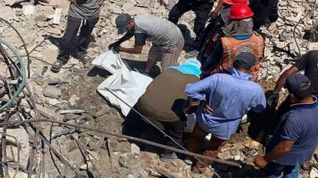 غزة.. 40 طفلا و38 امرأة بين القتلى و157 مفقودا بقصف إسرائيلي لمربع سكني (صور)