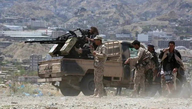 مقتل واصابة 3 من عناصر مليشيات الحوثي الارهابية في اشتباكات غربي تعز