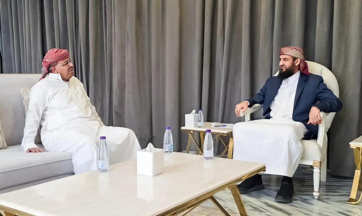 عضو مجلس القيادة المحرّمي يطّلع على مستجدات الأوضا...