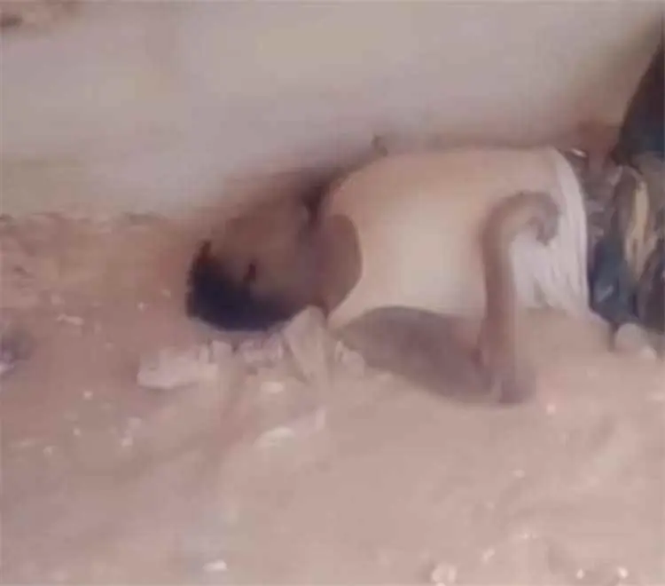 نهاية مأساوية لمهاجر افريقي في صحراء المهرة