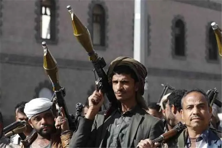 صحيفة أمريكية: الحرس الثوري عقد اجتماعات مع الحوثي...