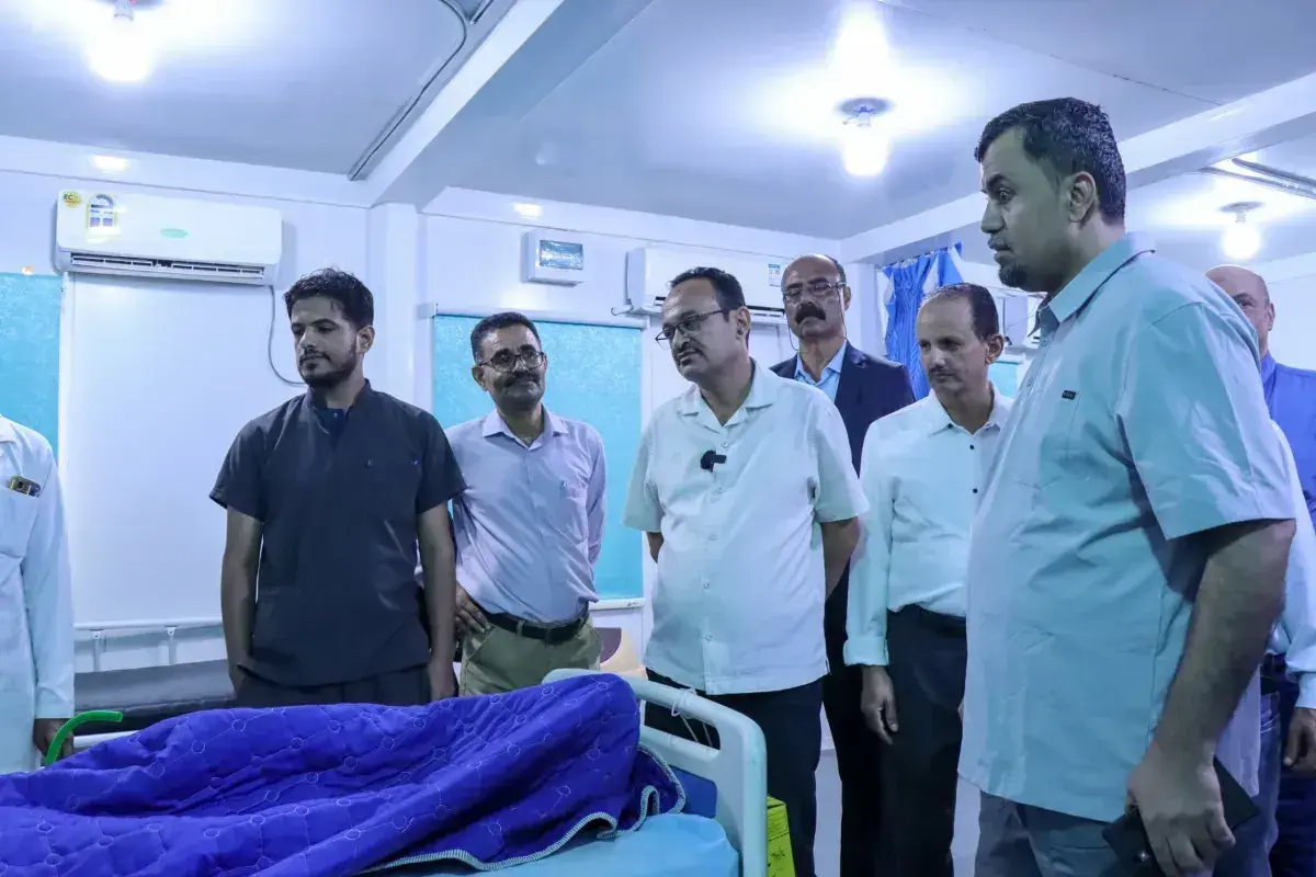 مستشفيات تعز الميدانية على أهبة الاستعداد: جهود جبارة في تقديم رعاية مجانية