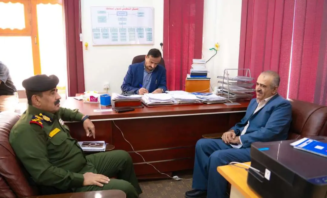 المحافظ بن الوزير يناقش مع نيابة الاستئناف وشرطة محافظة شبوة مستوى التنسيق المشترك ويؤكد تعزيز سيادة القانون